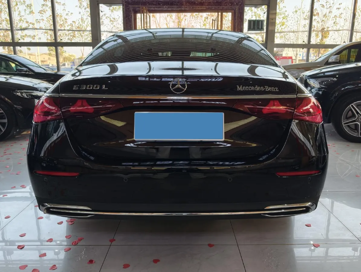 2025 Mercedes-Benz E Class 2.0T 258HP L4 9AT,autocango,china used car exporter,china ev exporter,chinese used car exporter,chinese used ev exporter