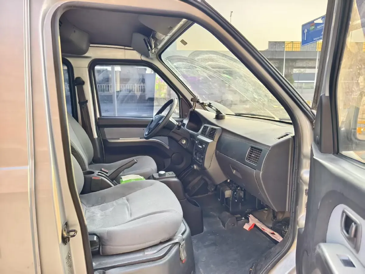 2022 WuLing RongGuang Mini Truck EV BEV 41.5KWH,autocango,china used car exporter,china ev exporter,chinese used car exporter,chinese used ev exporter