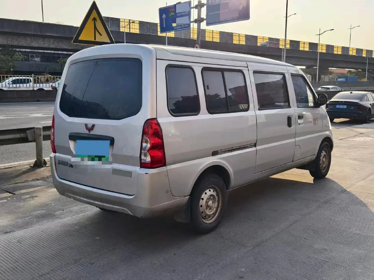 2022 WuLing RongGuang Mini Truck EV BEV 41.5KWH,autocango,china used car exporter,china ev exporter,chinese used car exporter,chinese used ev exporter