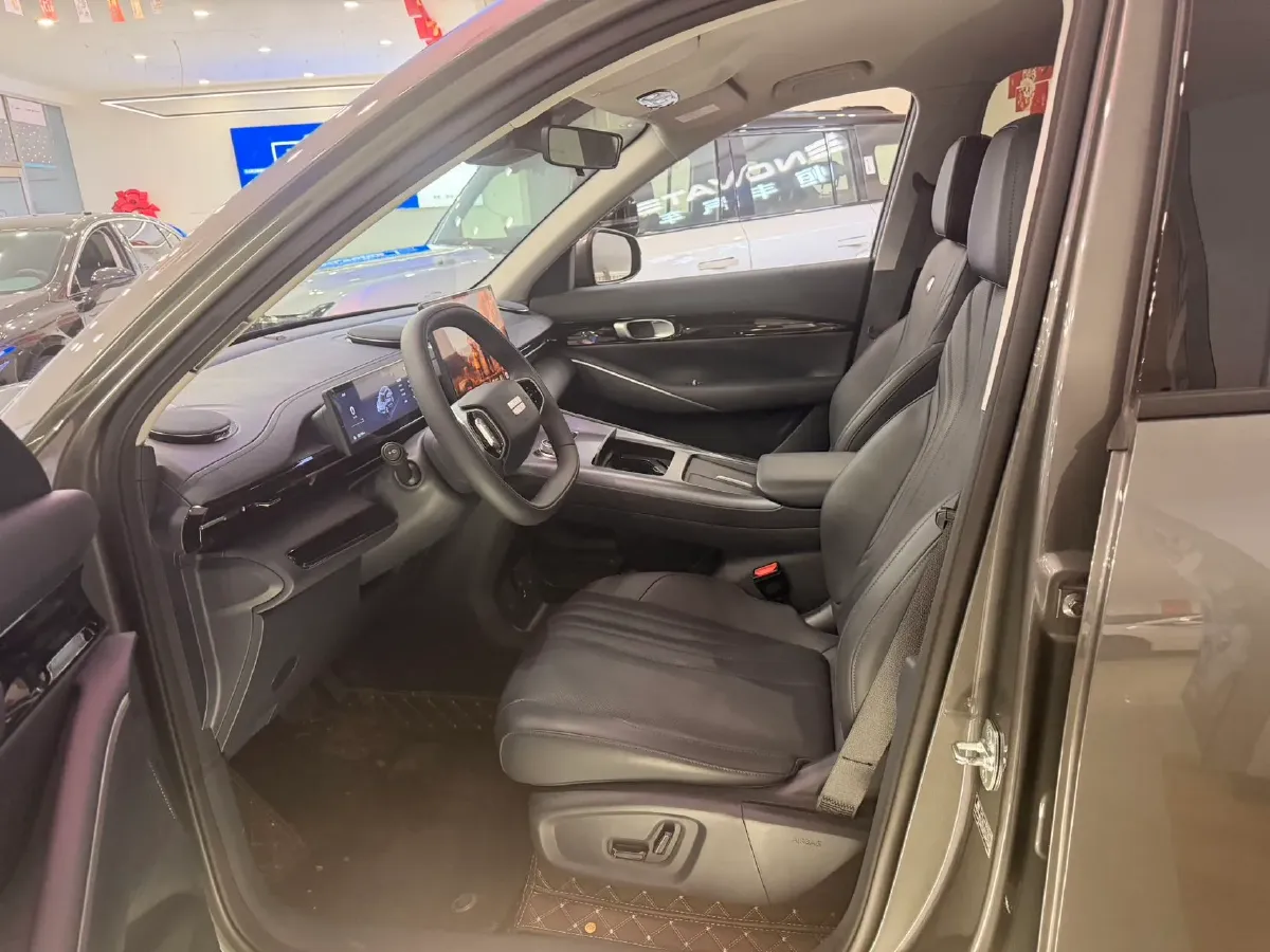 2024 Geely Emgrand L HiP 1.5T 181HP L4 3DHT PHEV 15.5KWH,autocango,china used car exporter,china ev exporter,chinese used car exporter,chinese used ev exporter