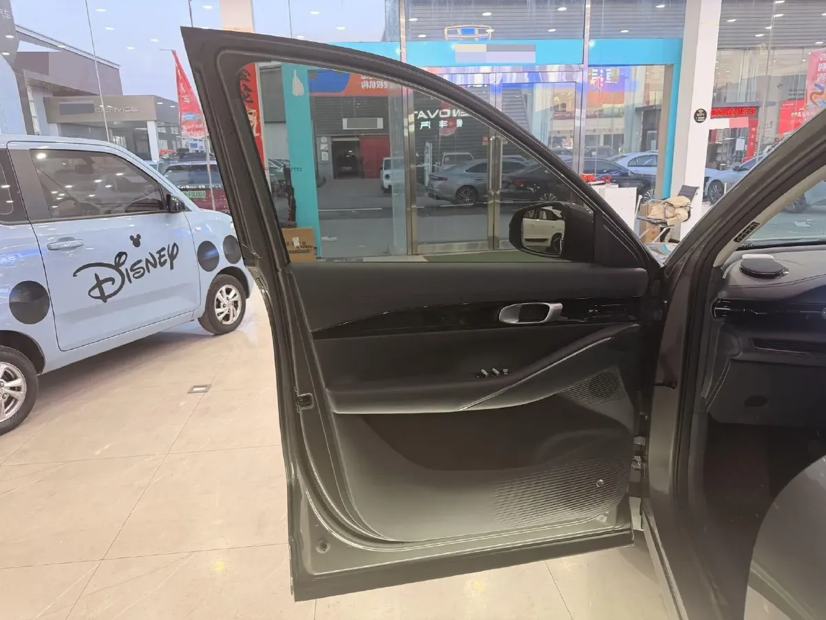 2024 Geely Emgrand L HiP 1.5T 181HP L4 3DHT PHEV 15.5KWH,autocango,china used car exporter,china ev exporter,chinese used car exporter,chinese used ev exporter