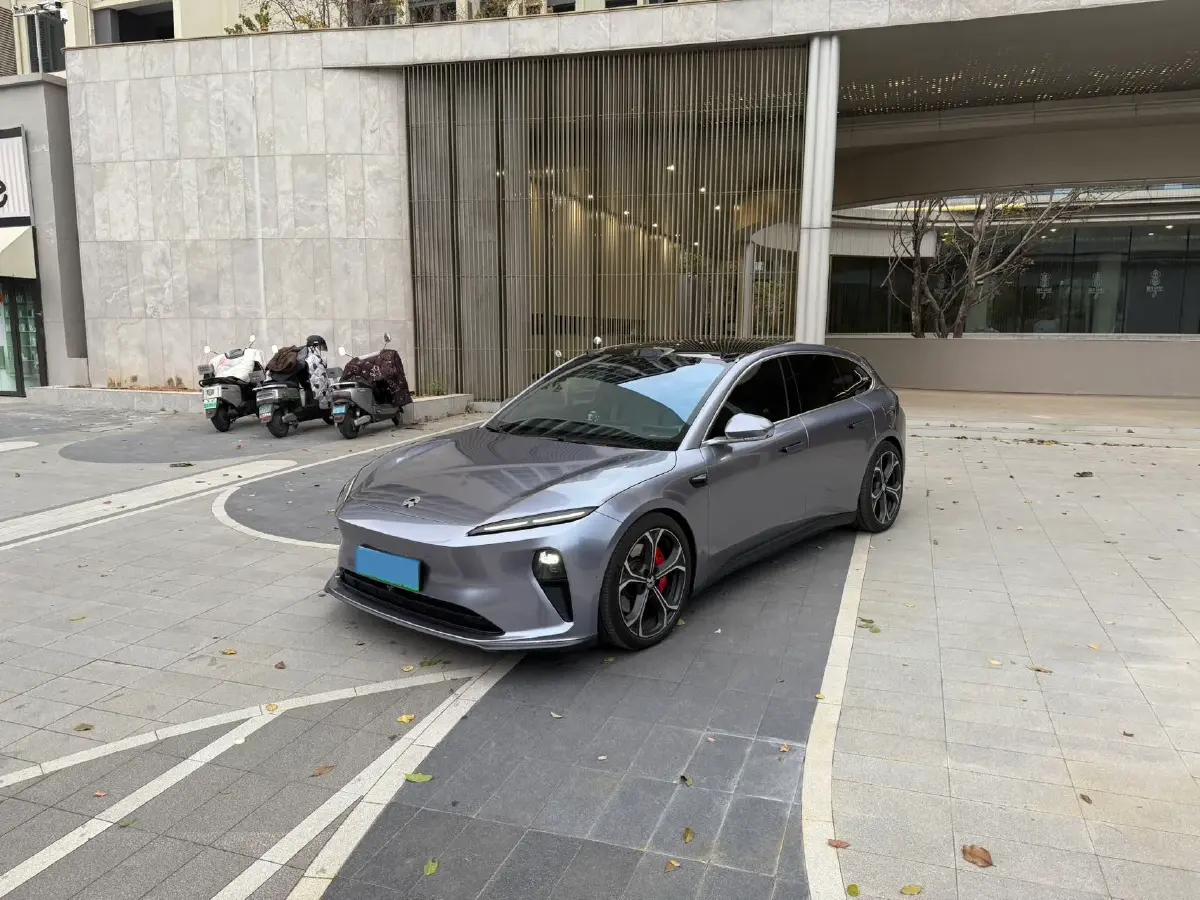 2024 NIO ET5T BEV 75KWH