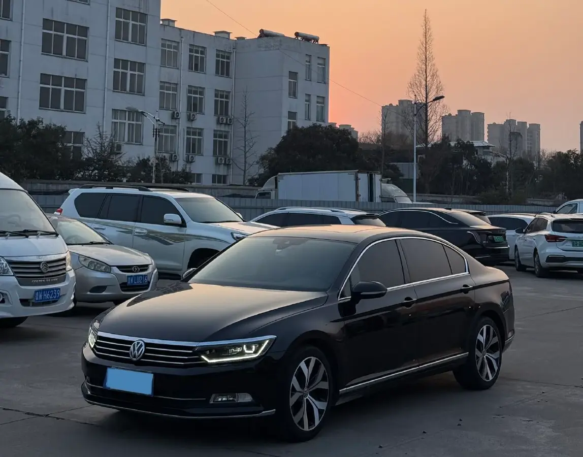 2018 Volkswagen Magotan 2.0T 220HP L4 7DCT