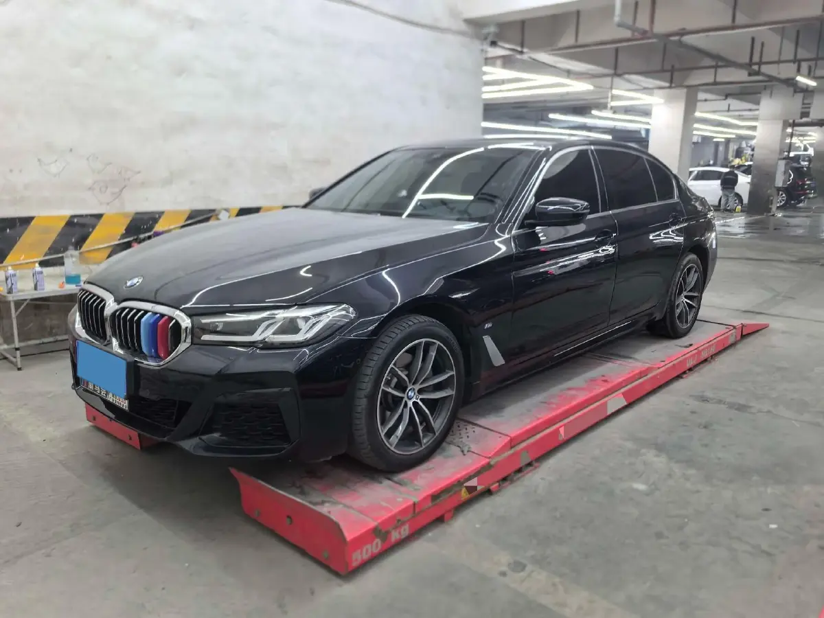 2022 BMW 5 Series 2.0T 184HP L4 8AT
