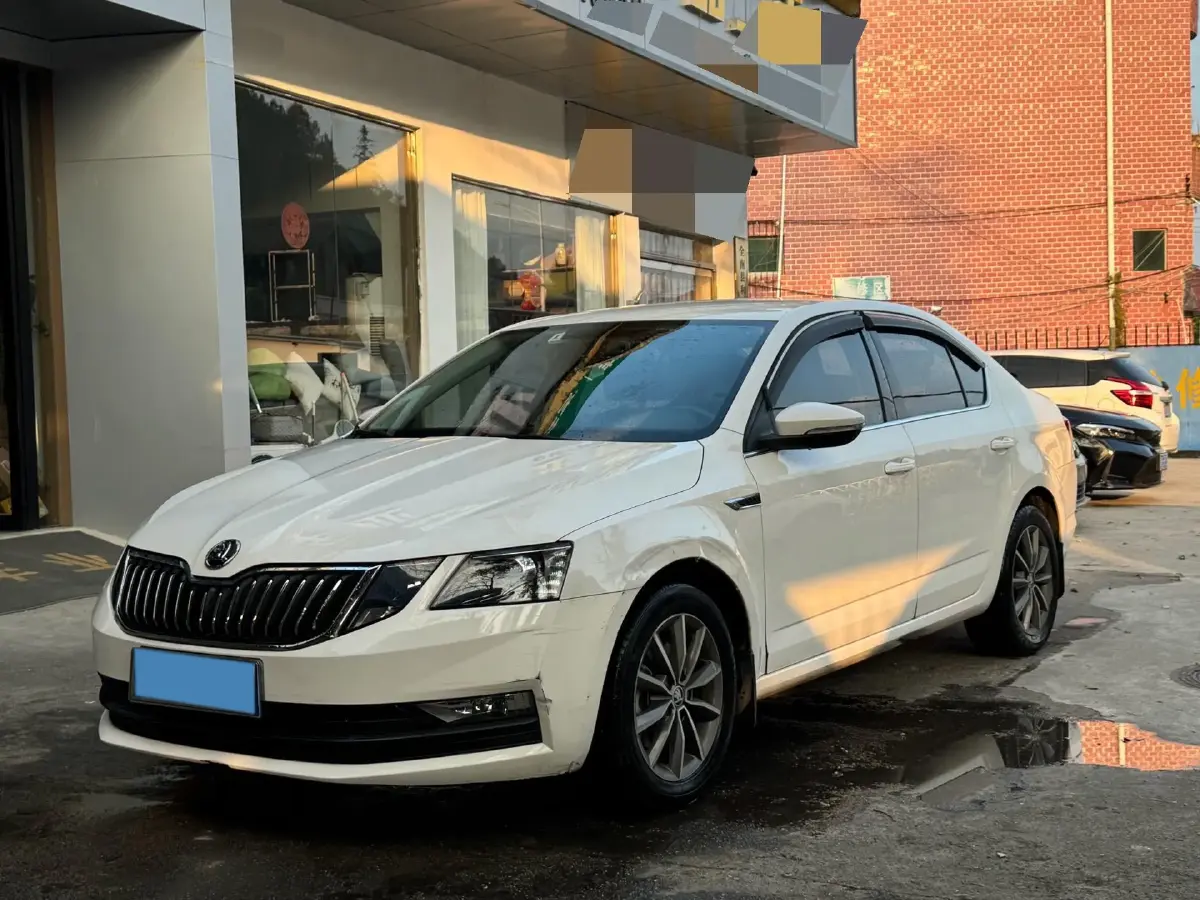 2018 Skoda Octavia 1.6L 110HP L4 6AT
