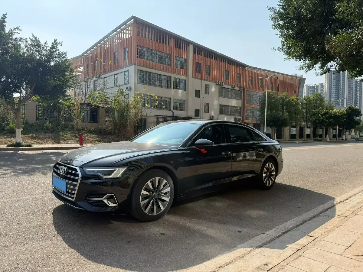 2023 Audi A6L 2.0T 245HP L4 7DCT