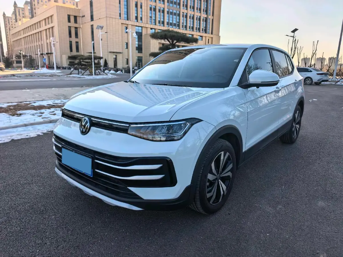 2025 Volkswagen Tharu 1.5L 110HP L4 6AT