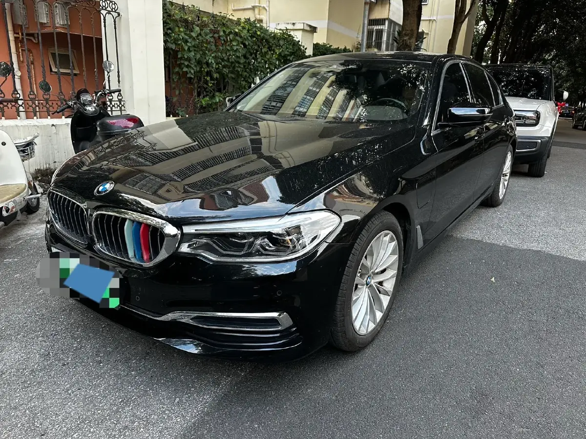 2020 BMW 5 Series 2.0T 184HP L4 8AT PHEV 17.7KWH