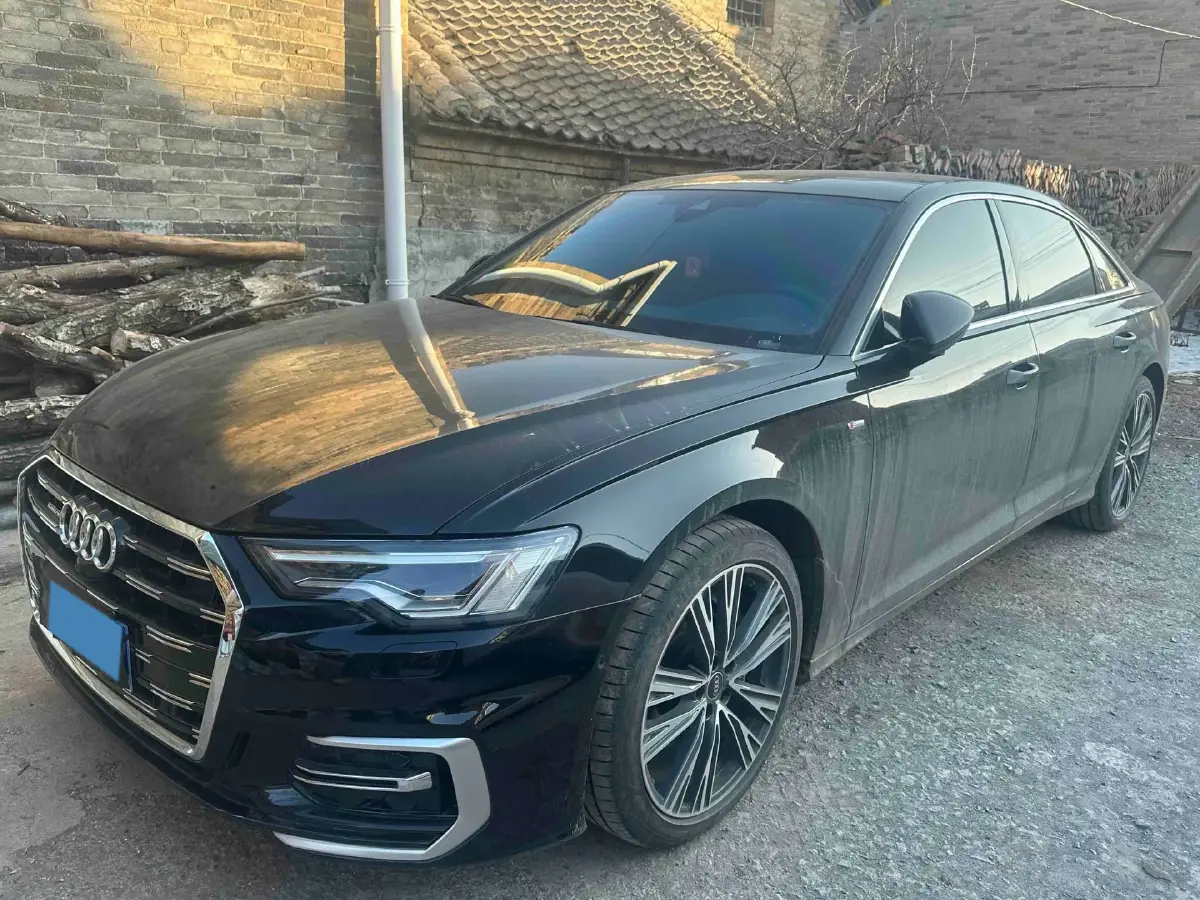 2025 Audi A6L 2.0T 245HP L4 7DCT
