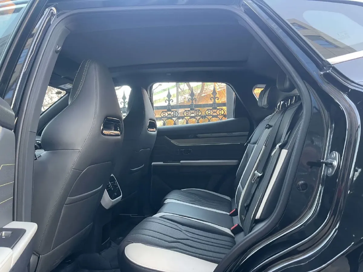 2024 Jetour ShanHai L6 1.5T 156HP L4 1DHT PHEV 19.43KWH,autocango,china used car exporter,china ev exporter,chinese used car exporter,chinese used ev exporter