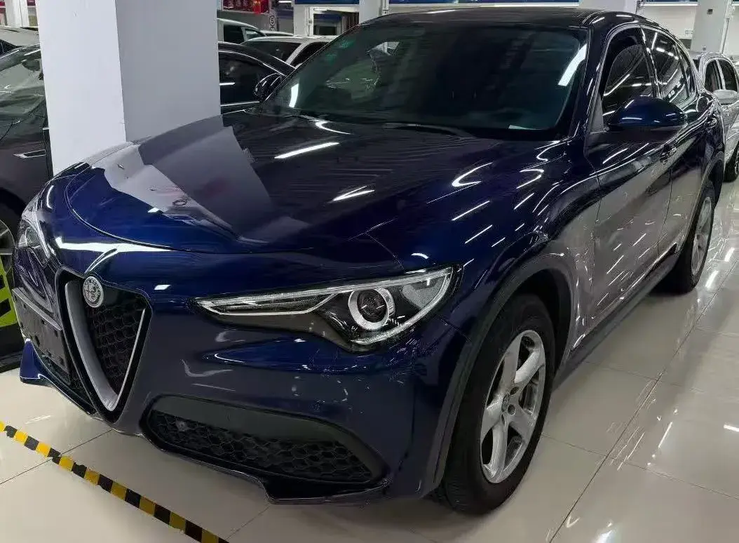 2017 Jaguar XE 2.0T 240HP L4 8AT