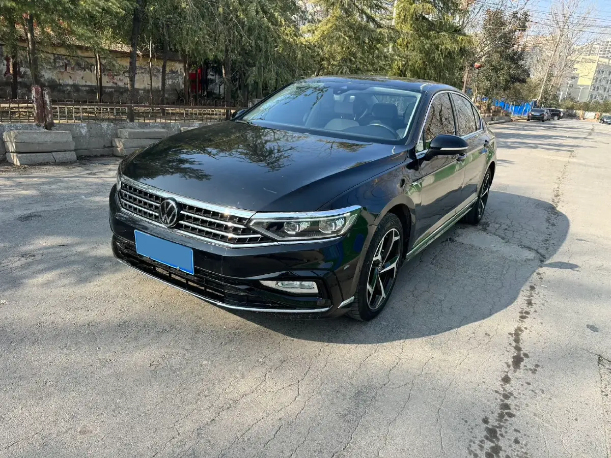 2023 Volkswagen Magotan 2.0T 220HP L4 7DCT