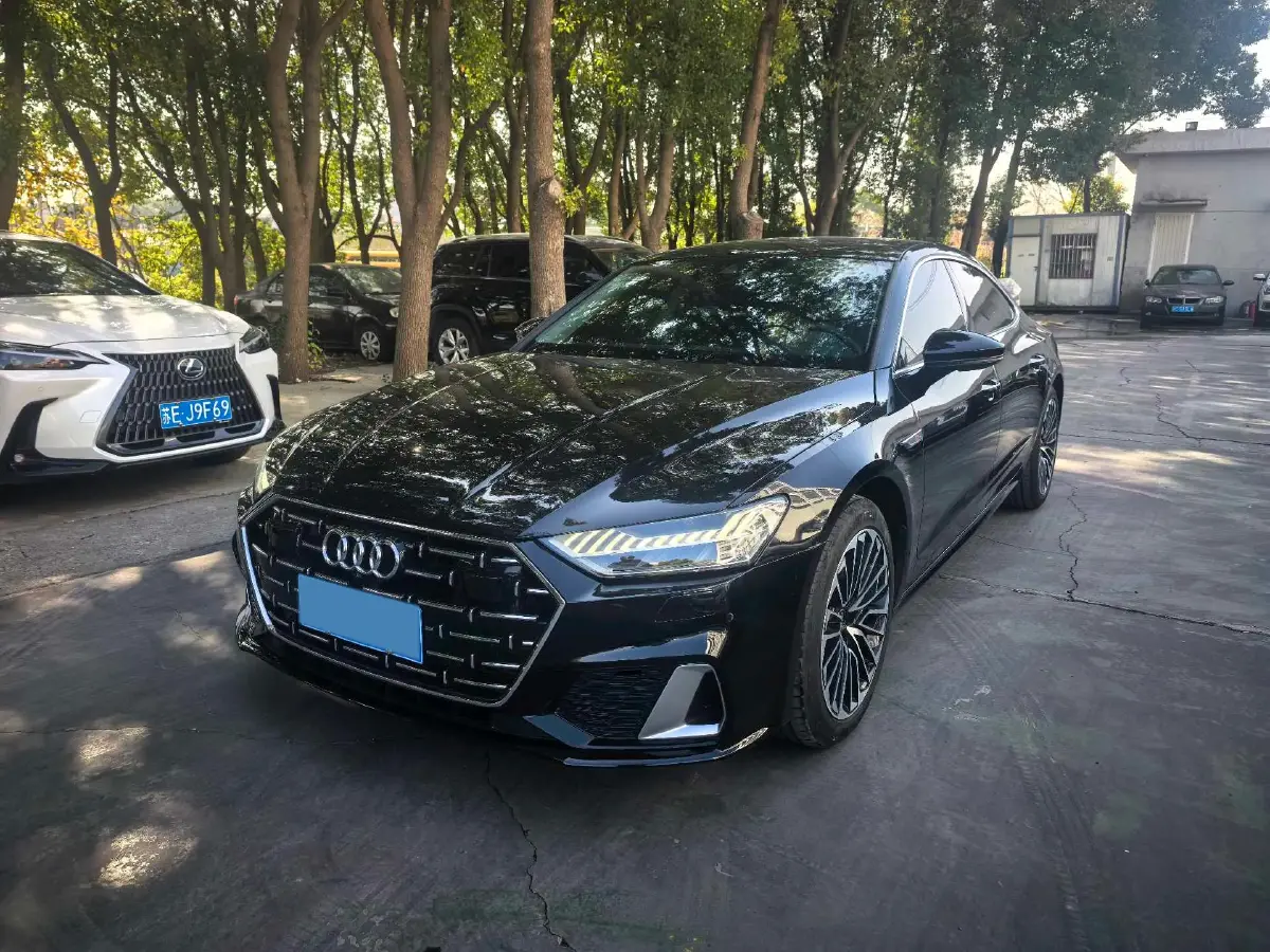 2024 Audi A7L 2.0T 245HP L4 7DCT