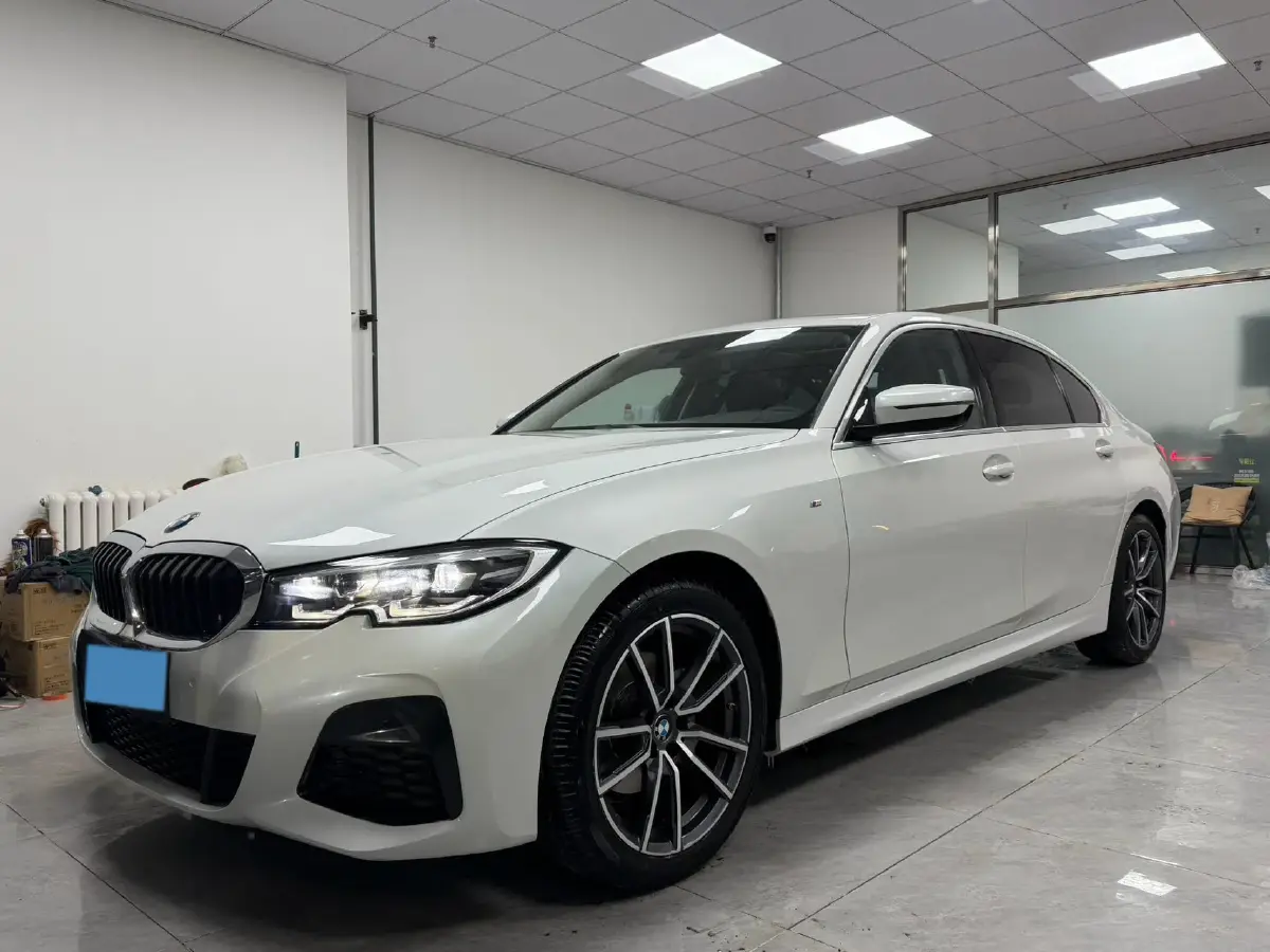 2022 BMW 3 Series 2.0T 156HP L4 8AT
