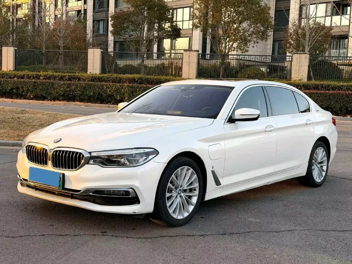 2020 BMW 5 Series 2.0T 184HP L4 8AT PHEV 17.7KWH