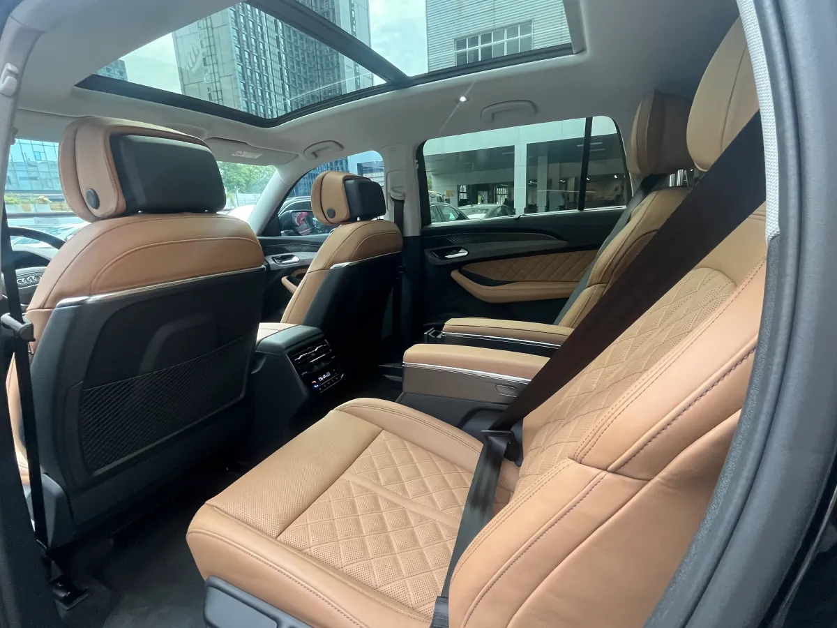 2024 Audi Q6 2.0T 265HP L4 7DCT,autocango,china used car exporter,china ev exporter,chinese used car exporter,chinese used ev exporter