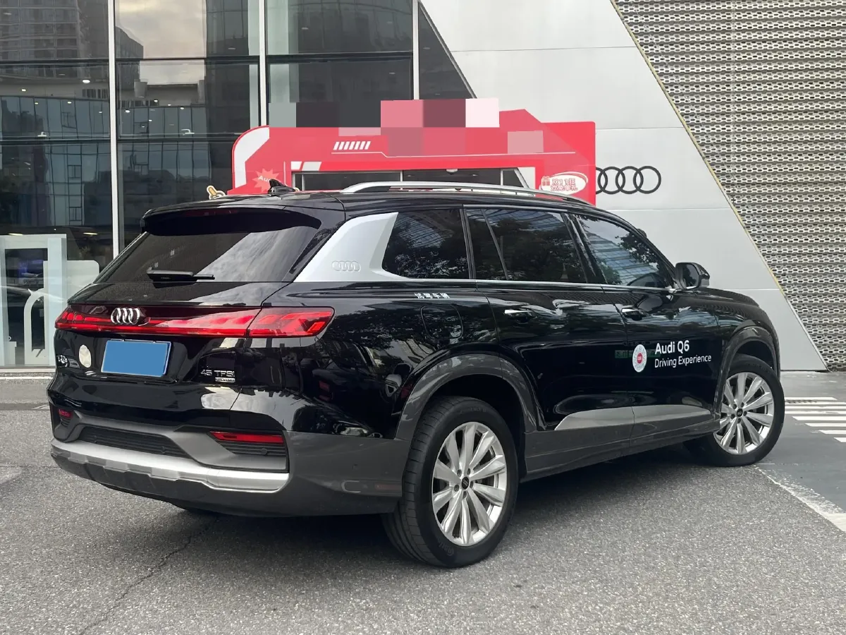 2024 Audi Q6 2.0T 265HP L4 7DCT,autocango,china used car exporter,china ev exporter,chinese used car exporter,chinese used ev exporter