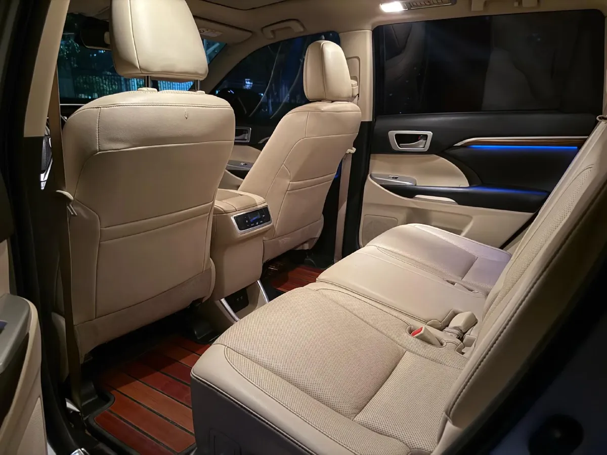 2019 HanTeng V7 1.5T 156HP L4 6AT,autocango,china used car exporter,china ev exporter,chinese used car exporter,chinese used ev exporter