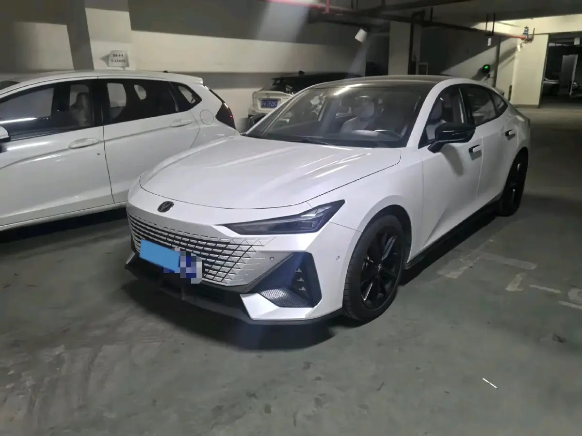2022 ChangAn UNI-V 1.5T 188HP L4 7DCT