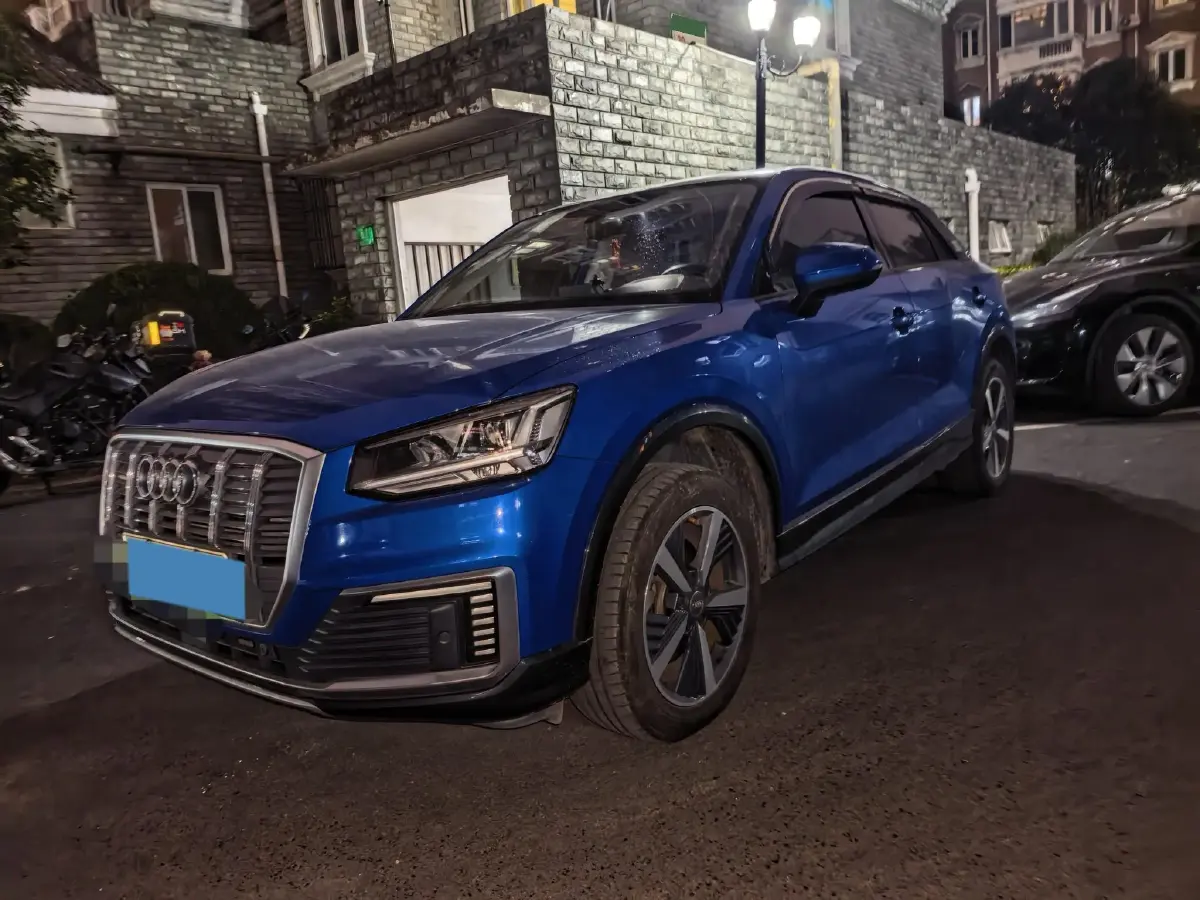 2019 Audi Q2L e-tron BEV 39.7KWH