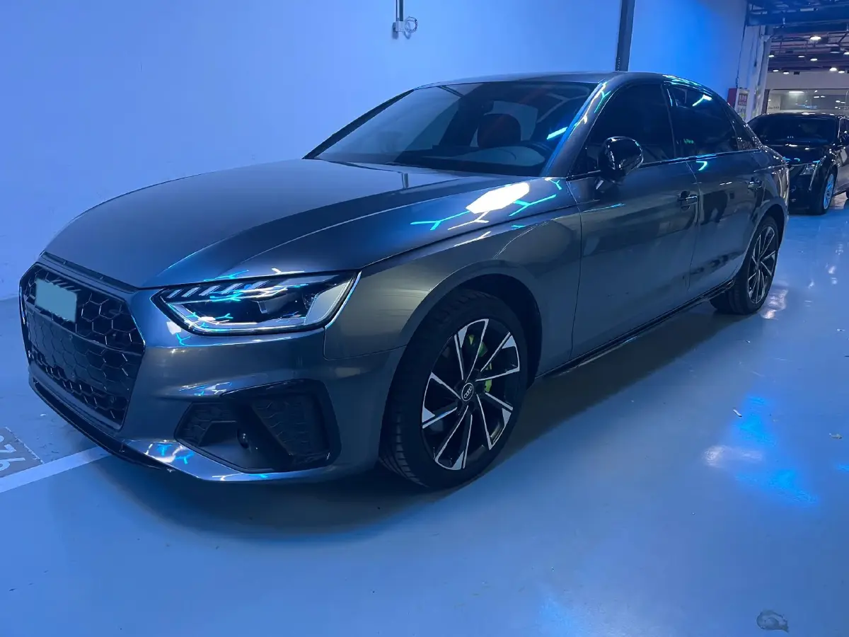 2022 Audi A4L 2.0T 190HP L4 7DCT