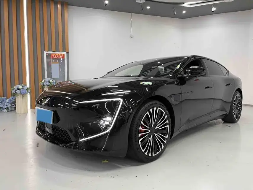 2025 Avatr 12 1.5T 156HP L4 REEV 39.05KWH