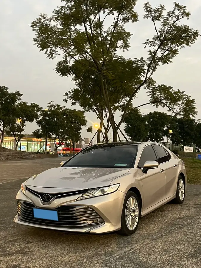2018 Toyota Camry 2.5L 209HP L4 8AT