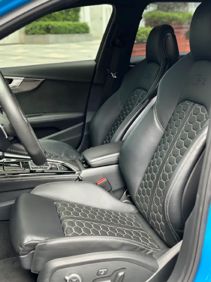 2021 Audi RS 4 2.9T 450HP V6 8AT,autocango,china used car exporter,china ev exporter,chinese used car exporter,chinese used ev exporter