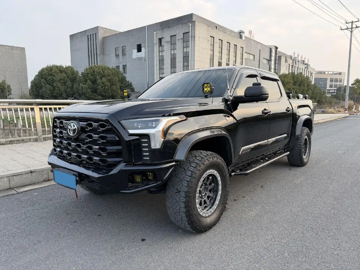 2022 Tank 300 2.0T 227HP L4 8AT