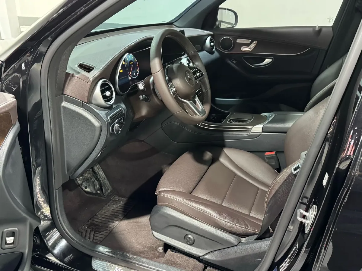 2020 Mercedes-Benz GLC Class 2.0T 258HP L4 9AT,autocango,china used car exporter,china ev exporter,chinese used car exporter,chinese used ev exporter