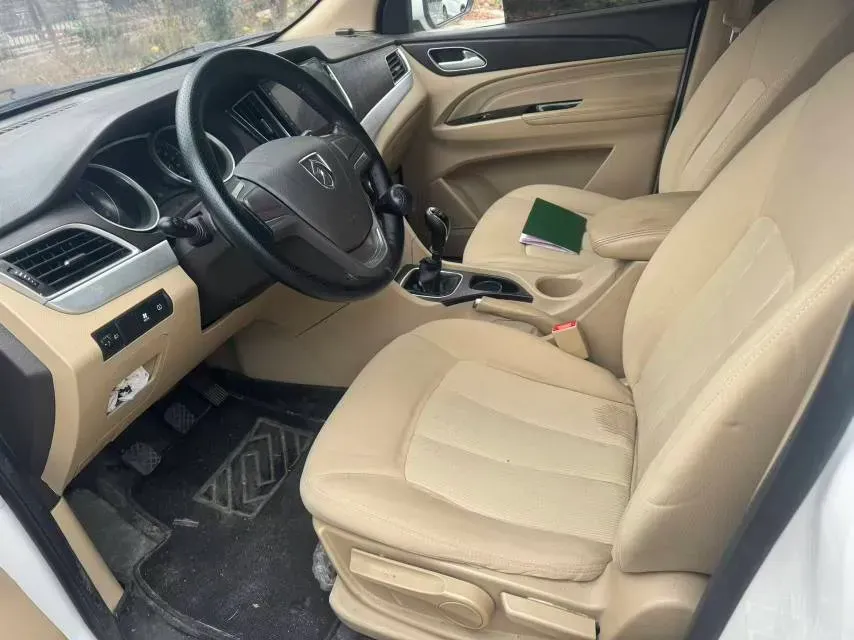 2020 WuLing 730 1.5L 105HP L4 6MT,autocango,china used car exporter,china ev exporter,chinese used car exporter,chinese used ev exporter