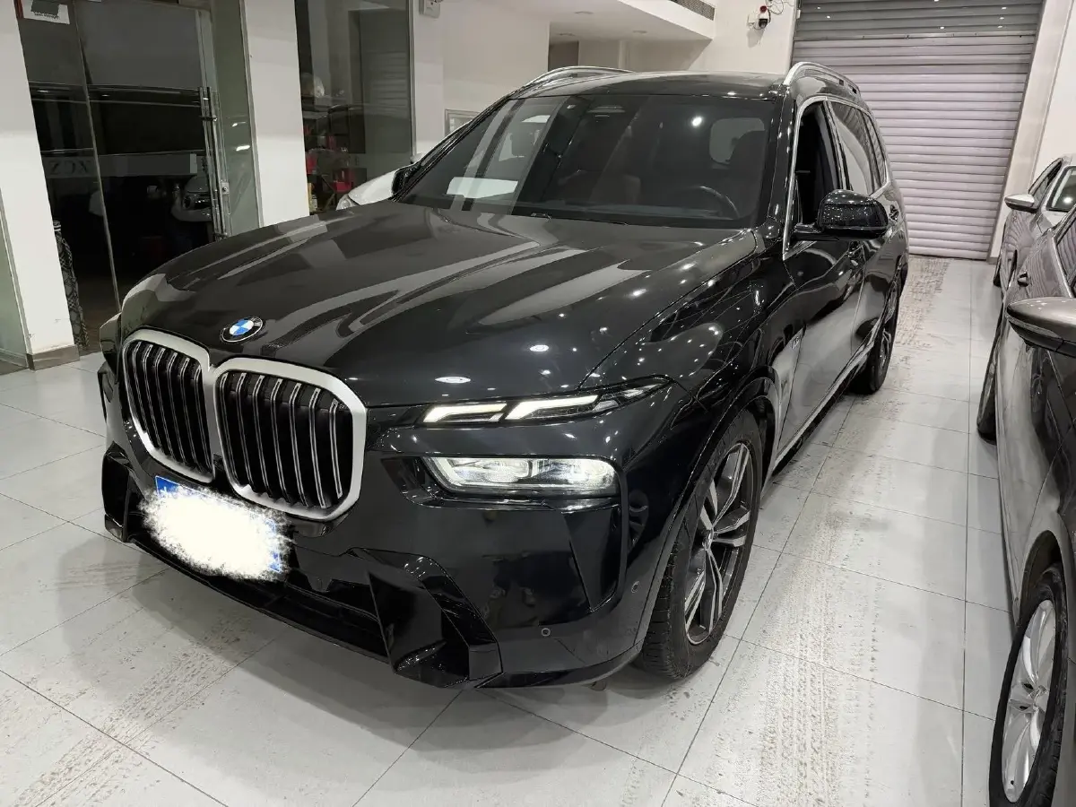 2023 BMW X7 3.0T 381HP L6 8AT
