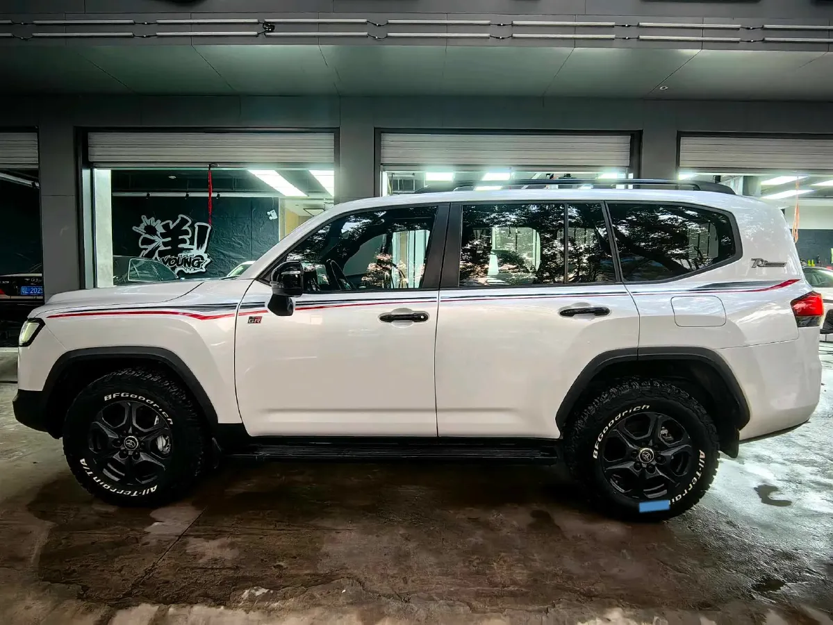 2022 Toyota Land Cruiser 3.3T 306HP V6 10AT,autocango,china used car exporter,china ev exporter,chinese used car exporter,chinese used ev exporter