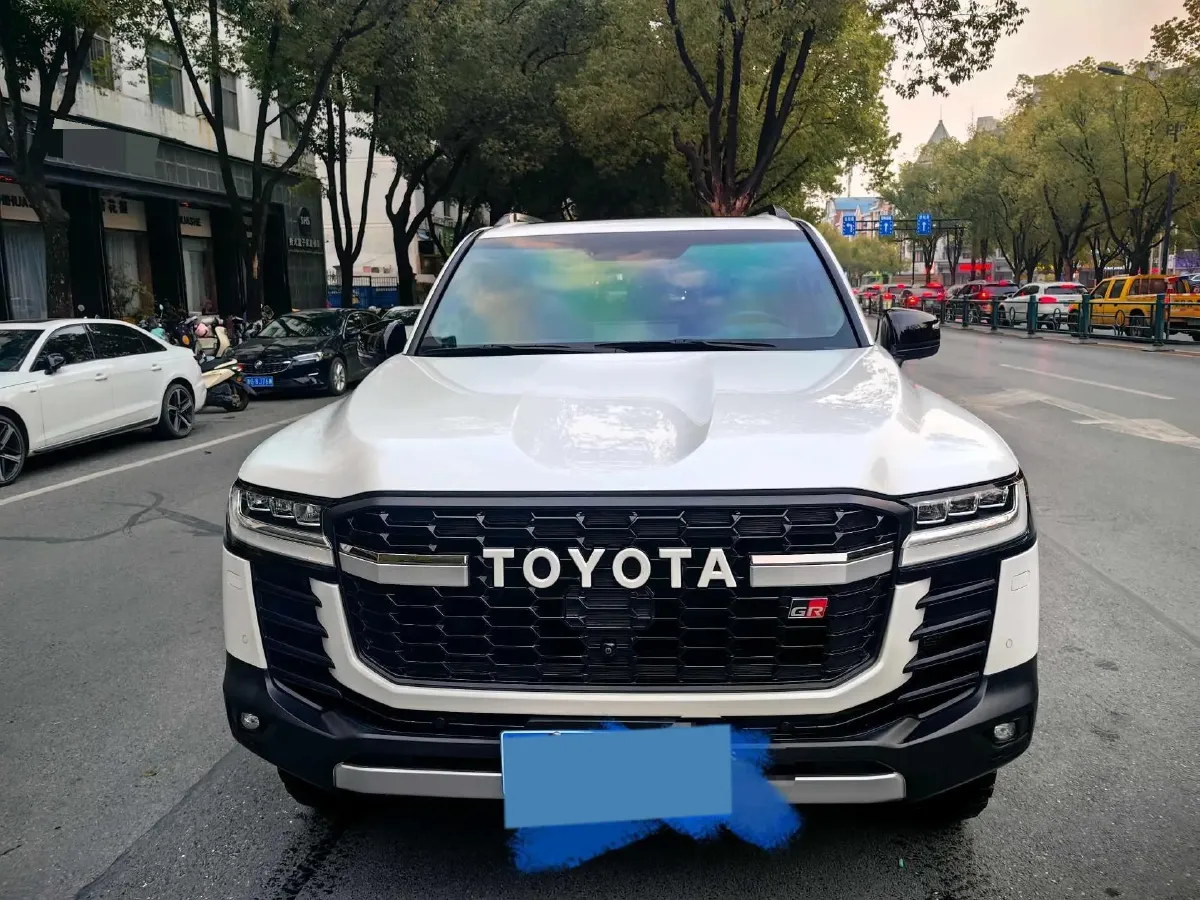 2022 Toyota Land Cruiser 3.3T 306HP V6 10AT,autocango,china used car exporter,china ev exporter,chinese used car exporter,chinese used ev exporter