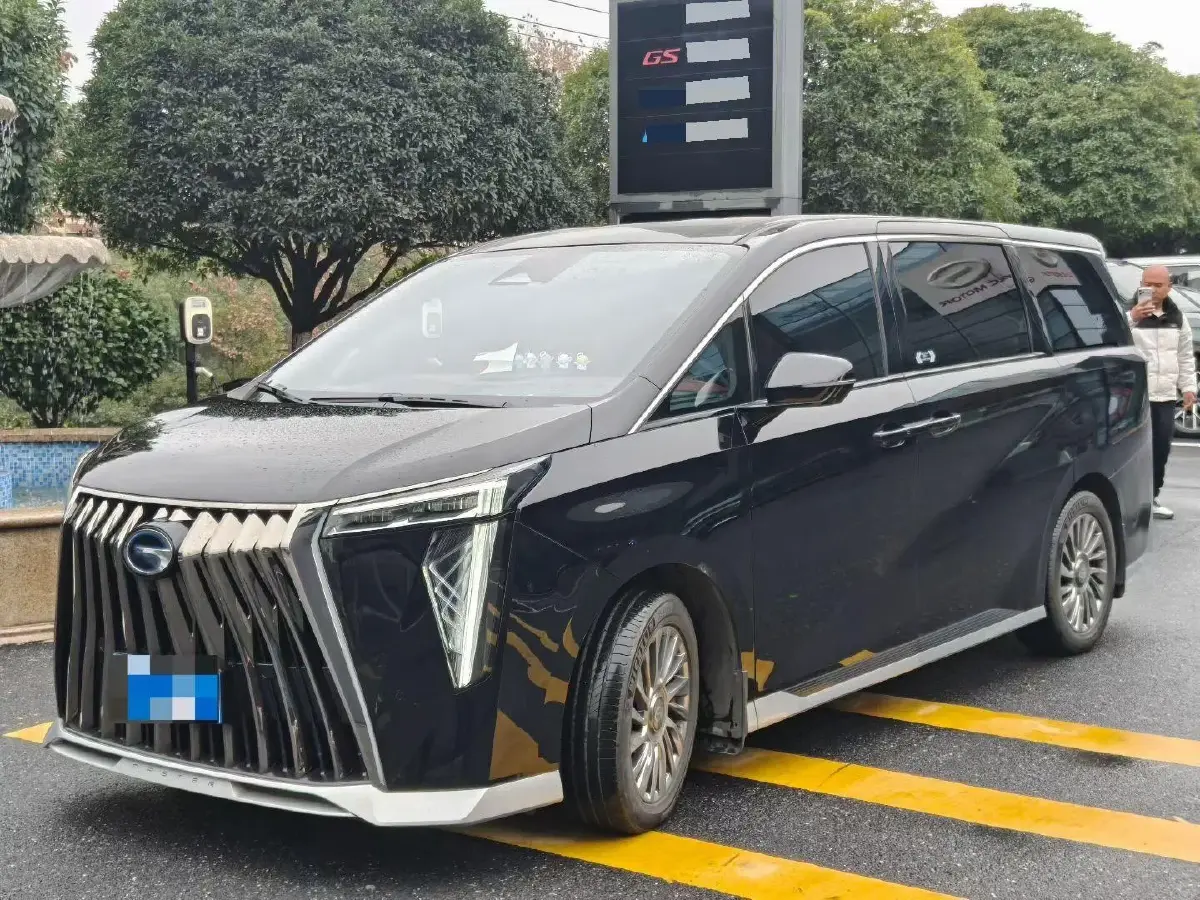 2023 GAC Trumpchi M8 2.0T 190HP L4 E-CVT Hybrid