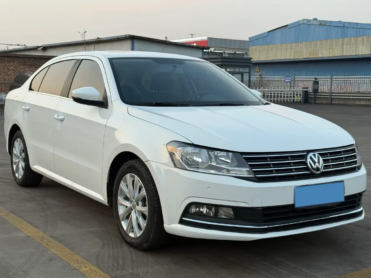 2017 Zotye Damy X7 1.8T 177HP L4 5MT,autocango,china used car exporter,china ev exporter,chinese used car exporter,chinese used ev exporter