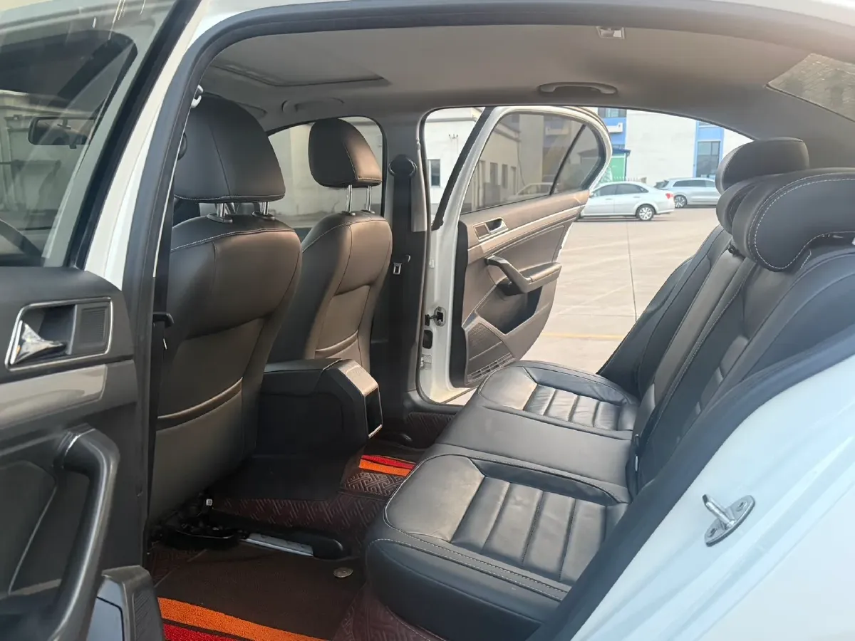 2017 Zotye Damy X7 1.8T 177HP L4 5MT,autocango,china used car exporter,china ev exporter,chinese used car exporter,chinese used ev exporter