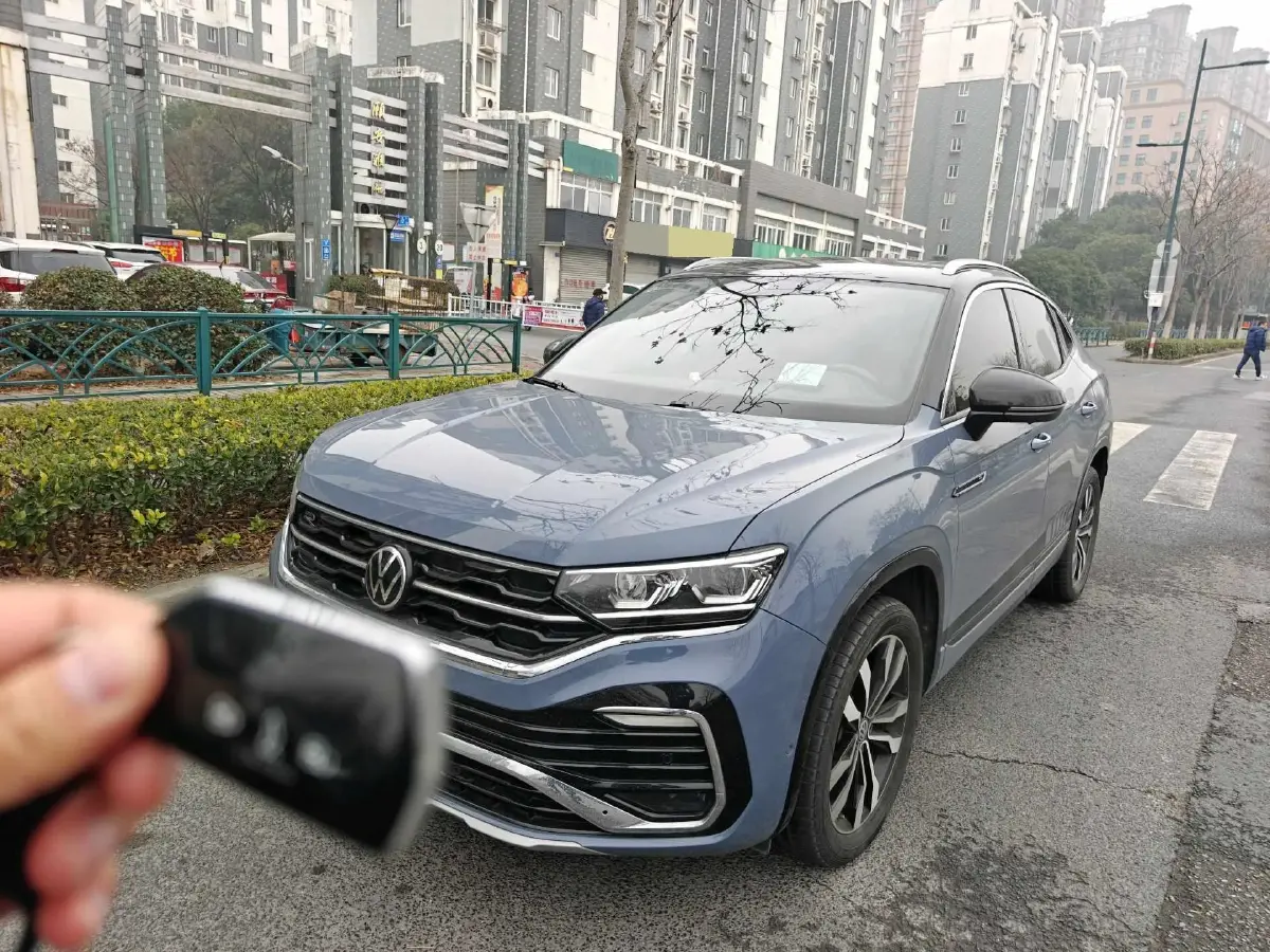 2020 Volkswagen Tayron X 2.0T 220HP L4 7DCT