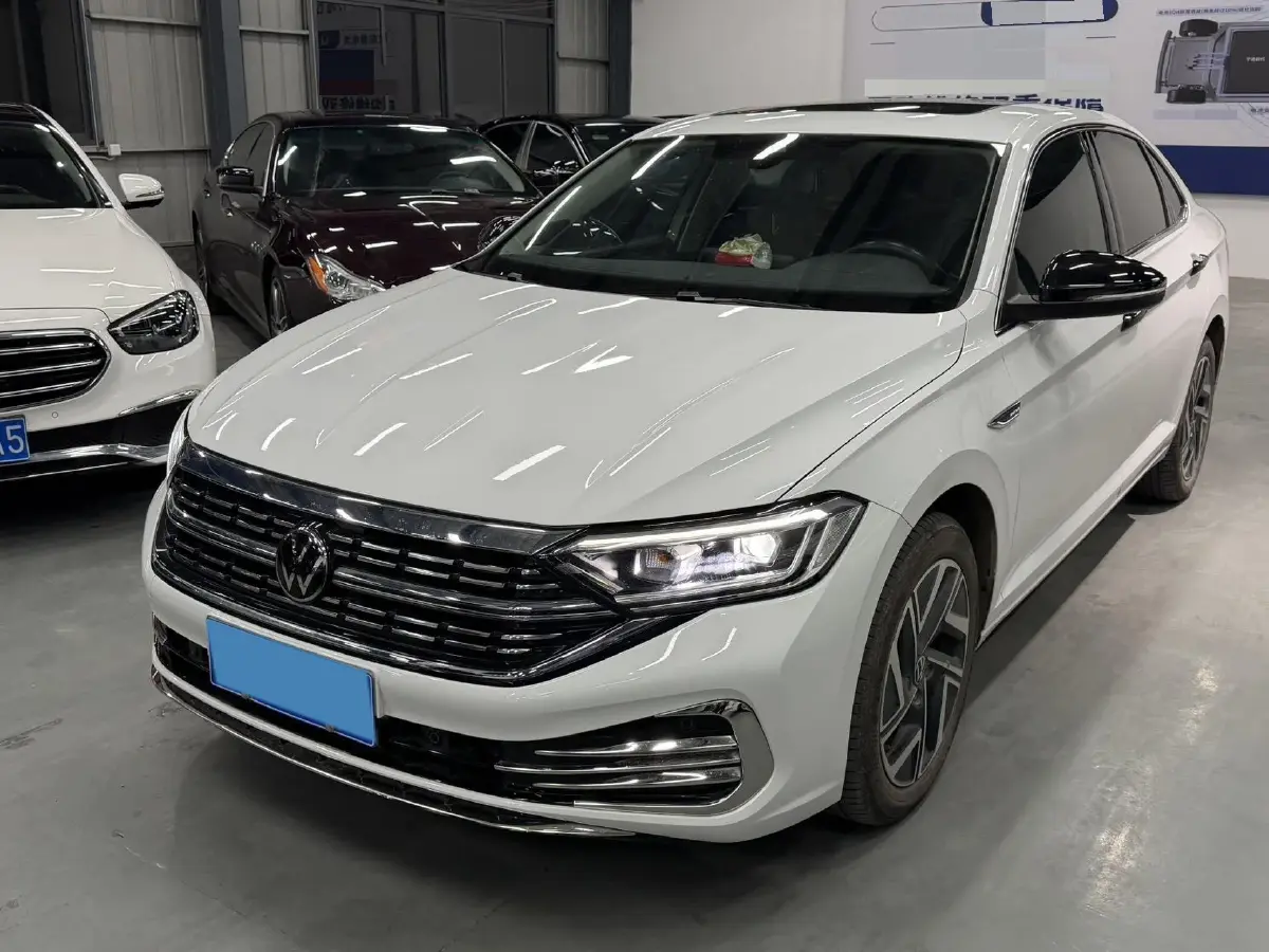 2024 Volkswagen Sagitar 1.5T 160HP L4 7DCT