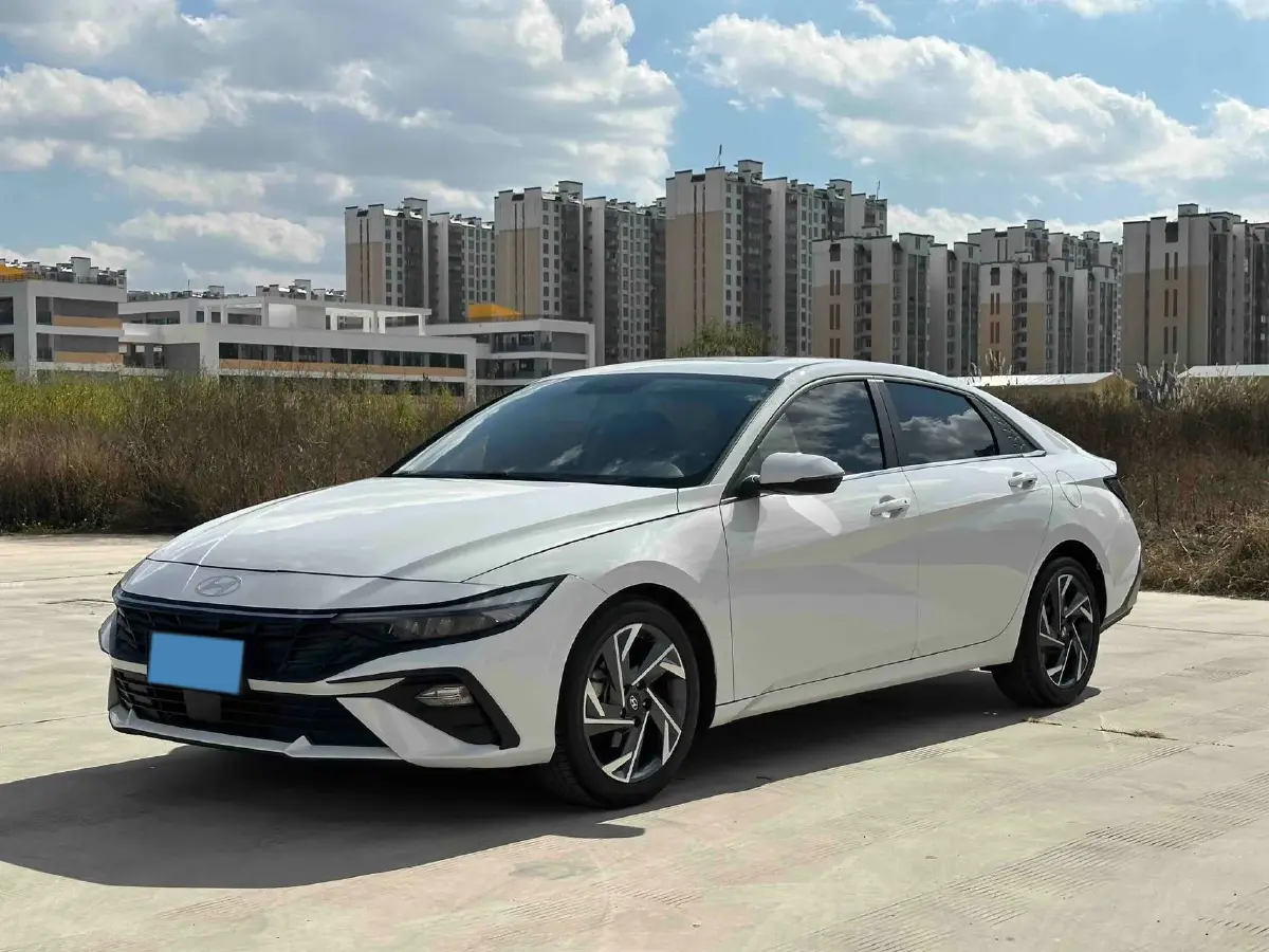 2022 Hyundai Elantra 1.5L 115HP L4 CVT