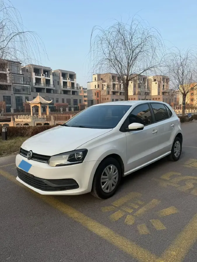 2016 Volkswagen Polo 1.4L 90HP L4 6AT