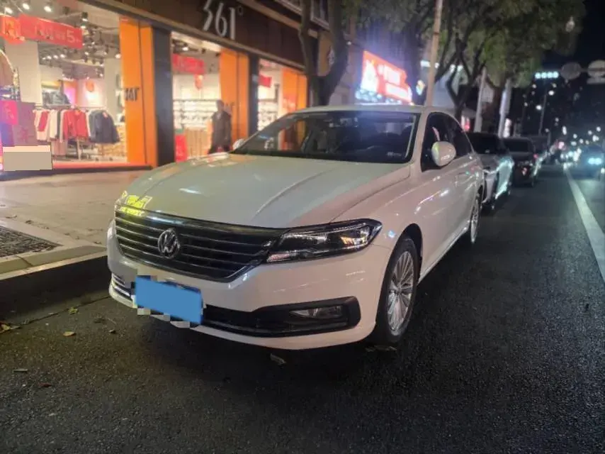 2019 Volkswagen Sagitar 1.2T 116HP L4 7DCT