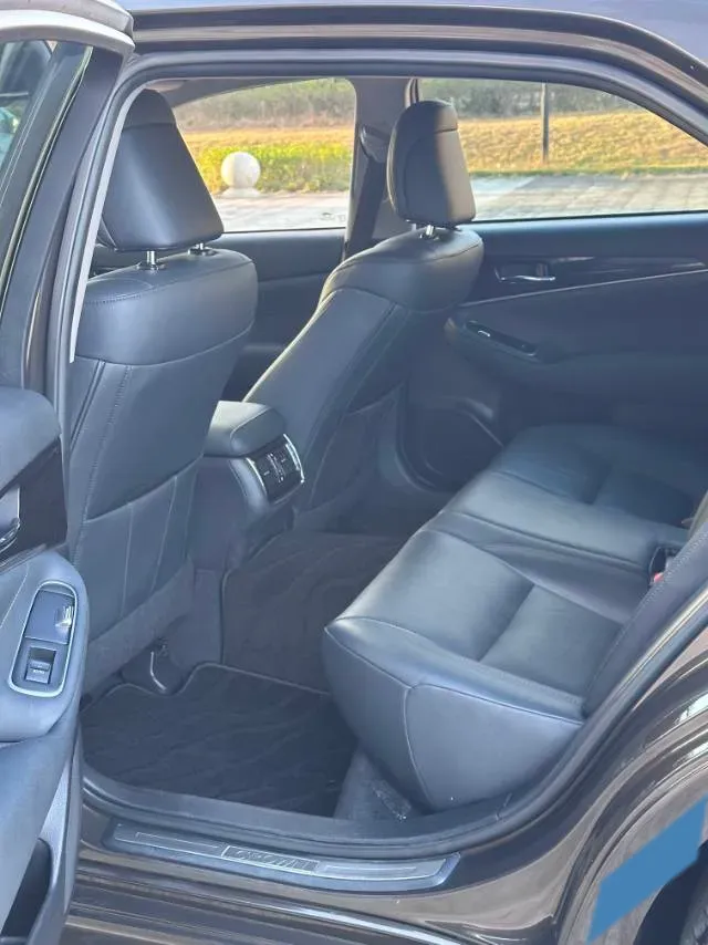 2015 Toyota Crown 2.0T 235HP L4 8AT,autocango,china used car exporter,china ev exporter,chinese used car exporter,chinese used ev exporter