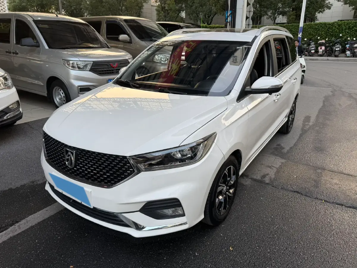 2019 BaoJun 360 1.5L 105HP L4 CVT