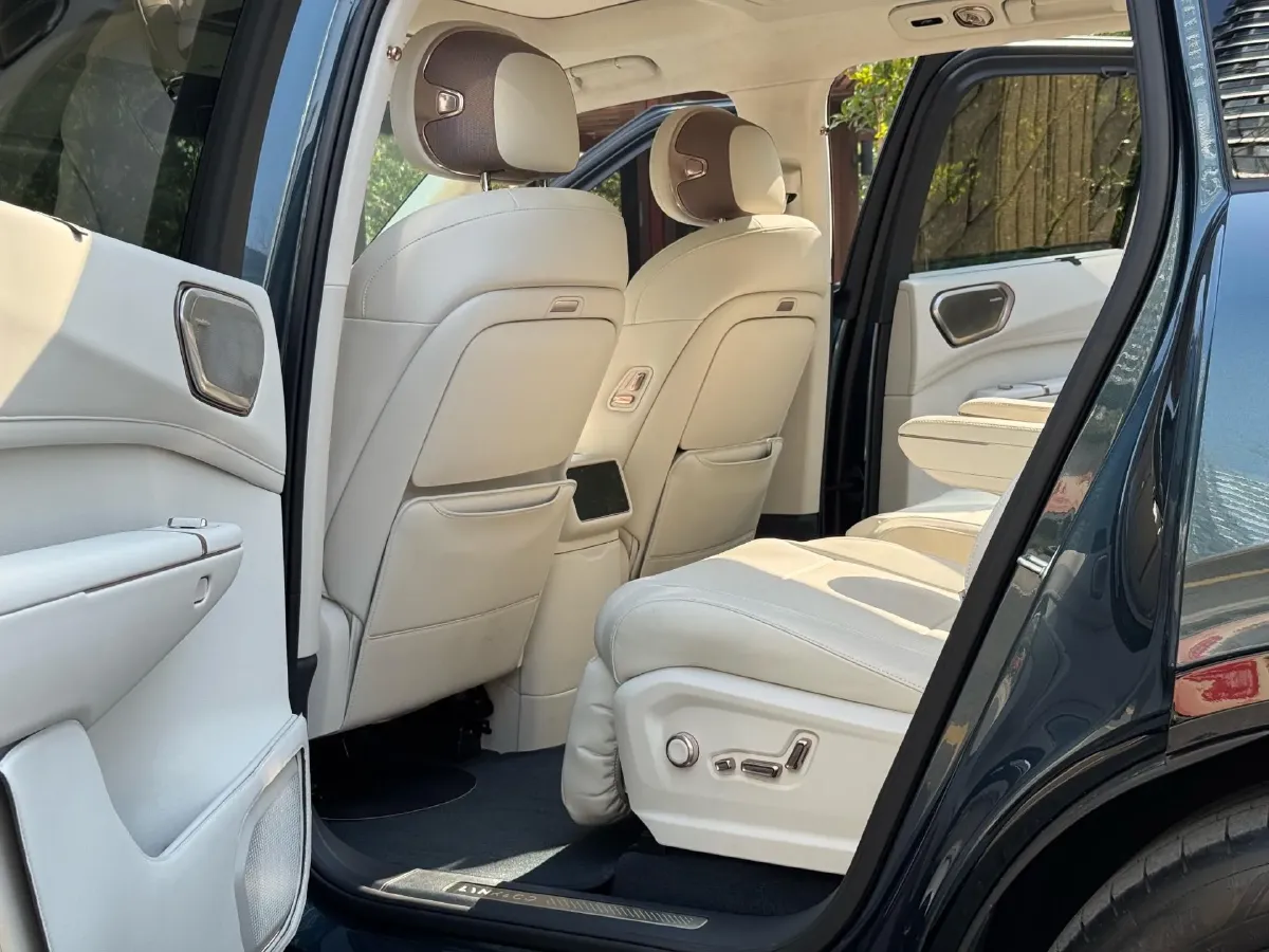 2025 LYNK&CO 900 2.0T 254HP L4 3DHT PHEV 50KWH,autocango,china used car exporter,china ev exporter,chinese used car exporter,chinese used ev exporter