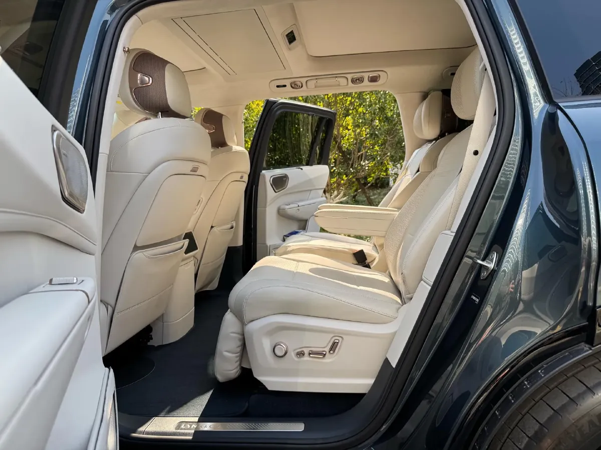 2025 LYNK&CO 900 2.0T 254HP L4 3DHT PHEV 50KWH,autocango,china used car exporter,china ev exporter,chinese used car exporter,chinese used ev exporter