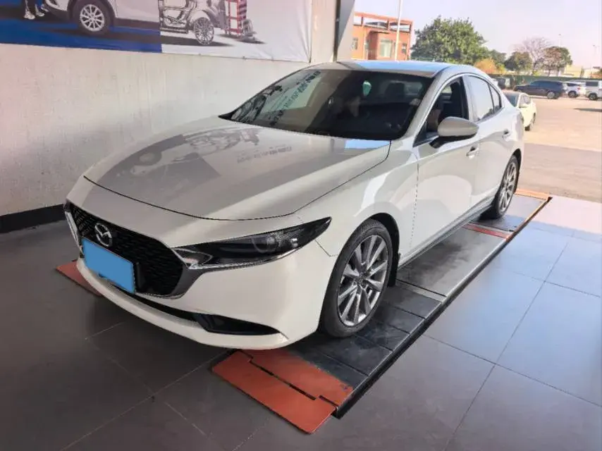 2021 Mazda 3 Axela 2.0L 158HP L4 6AT