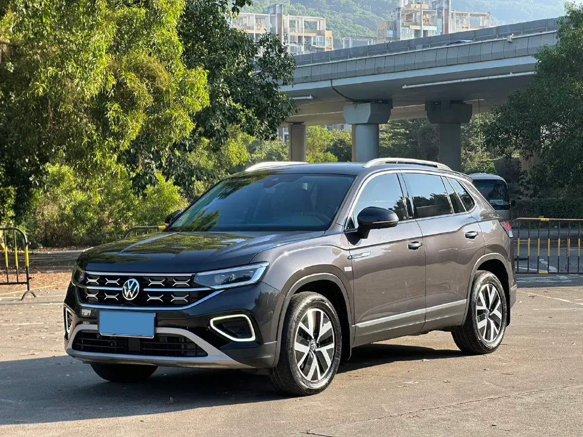 2023 Volkswagen Tayron 2.0T 186HP L4 7DCT