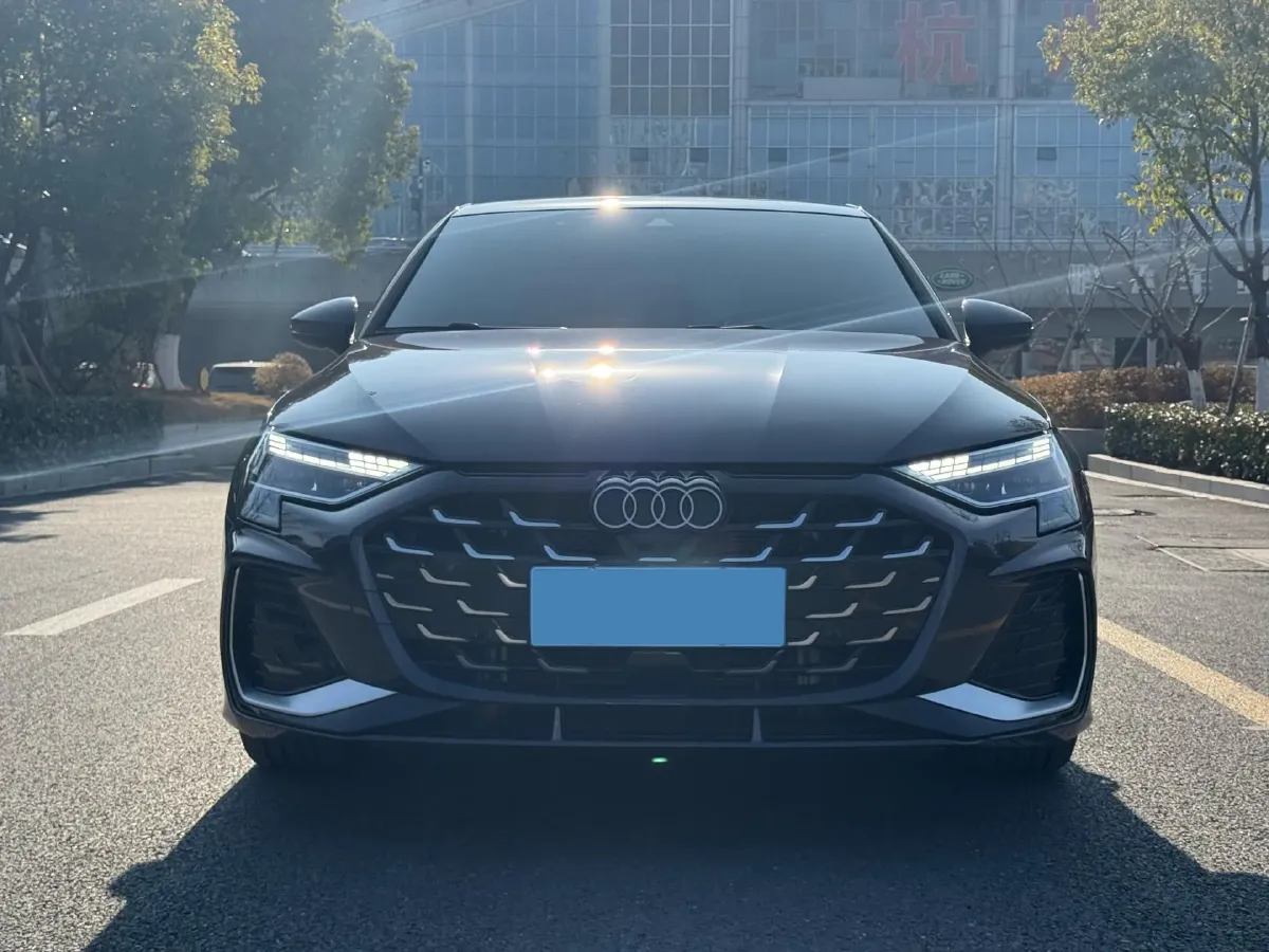 2025 Audi A3 1.5T 160HP L4 7DCT,autocango,china used car exporter,china ev exporter,chinese used car exporter,chinese used ev exporter
