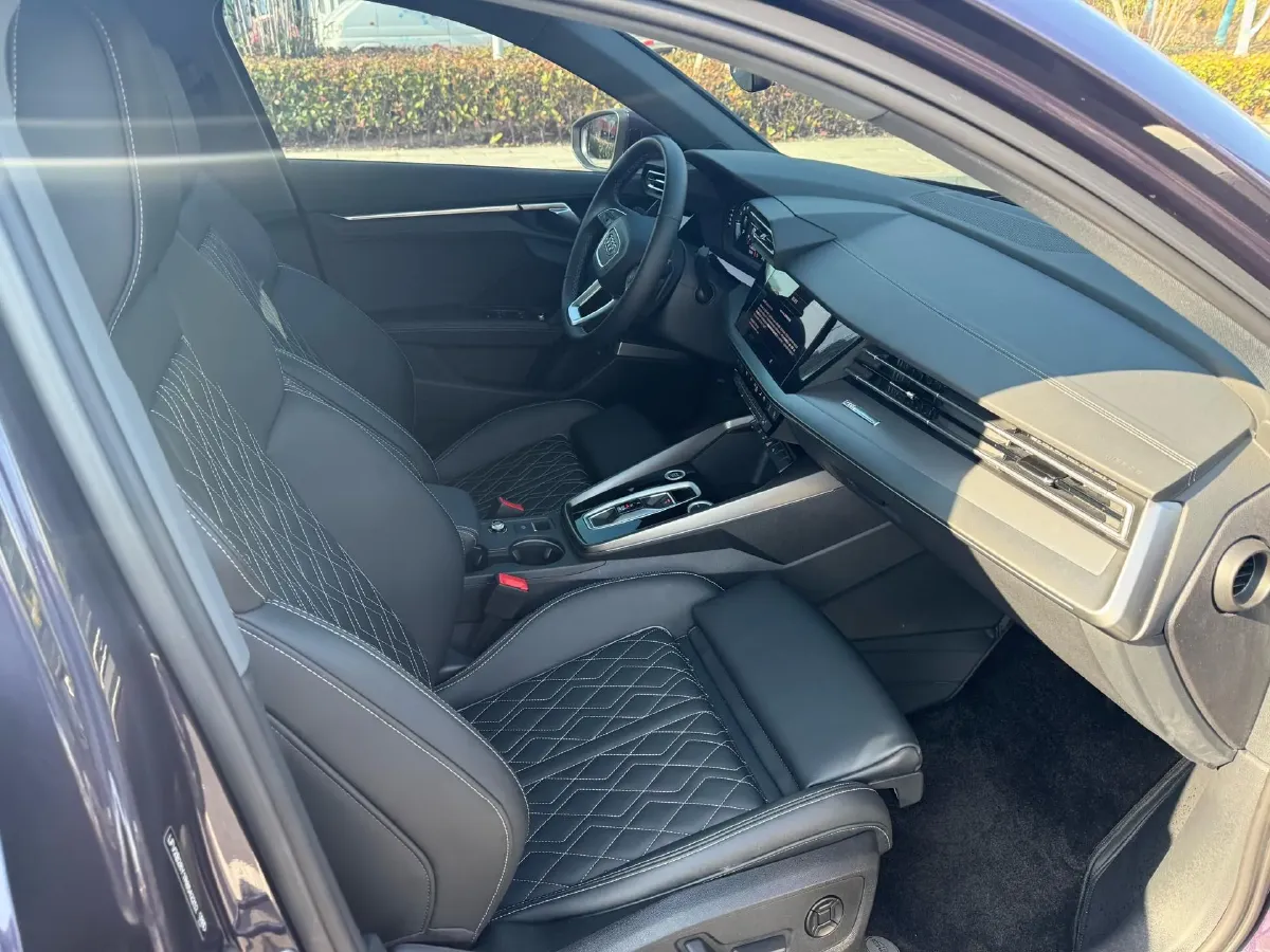 2025 Audi A3 1.5T 160HP L4 7DCT,autocango,china used car exporter,china ev exporter,chinese used car exporter,chinese used ev exporter